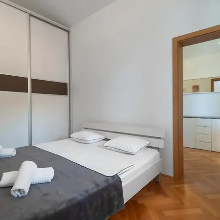 Anita I Visnja * Rogoznica (Sibenik-Knin)